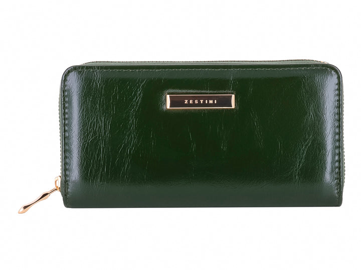 Cartera rectangular de color verde oscuro con acabado brillante y cierre metálico dorado.