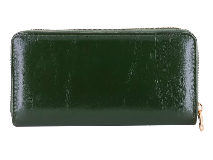 Cartera rectangular de color verde oscuro con acabado brillante y cierre metálico dorado.