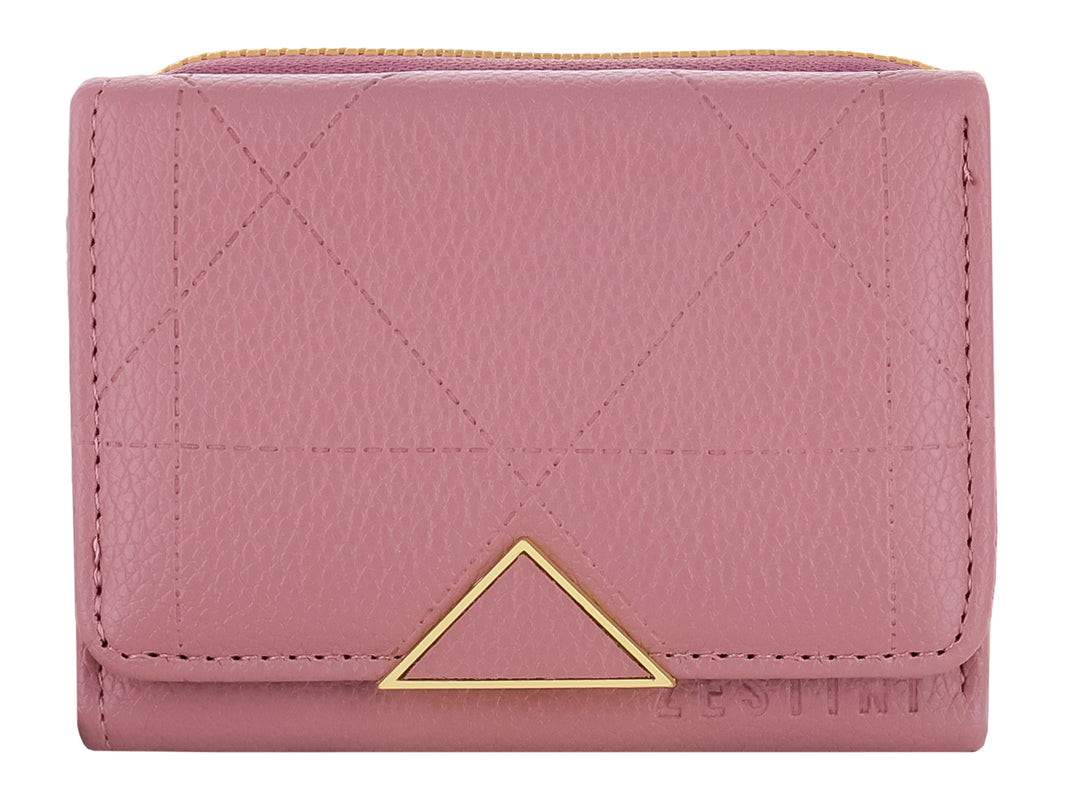 Monedero color morado con textura rugosa y un adorno triangular dorado en el cierre frontal.