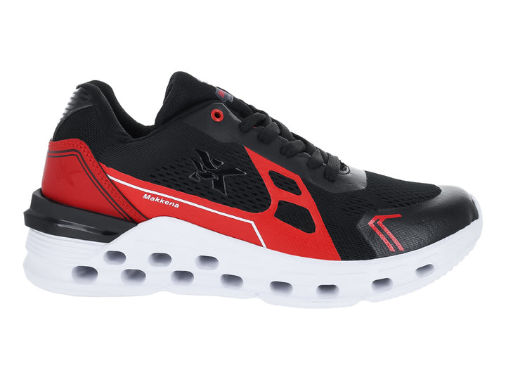 Tenis de baloncesto marca Makena en colores negro y rojo con suela blanca perforada.