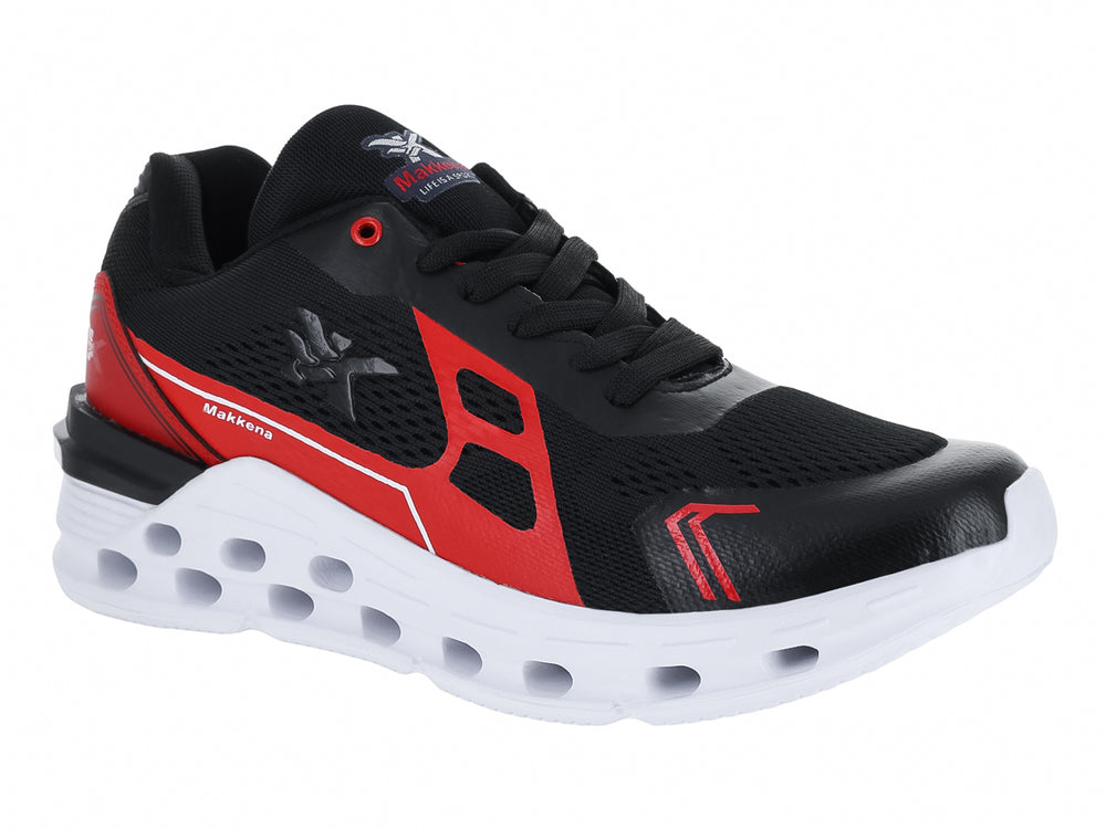 Tenis de baloncesto marca Makena en colores negro y rojo con suela blanca perforada.
