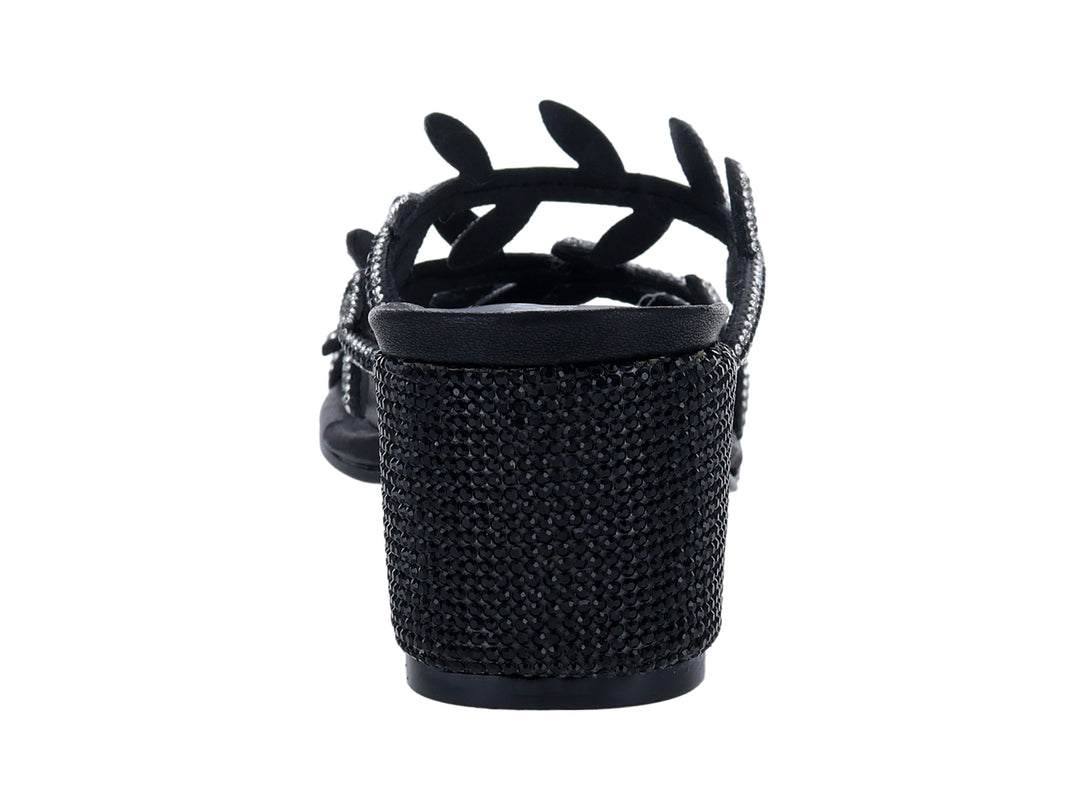 Sandalias negras de tacón cuadrado con tiras decoradas con brillantes.