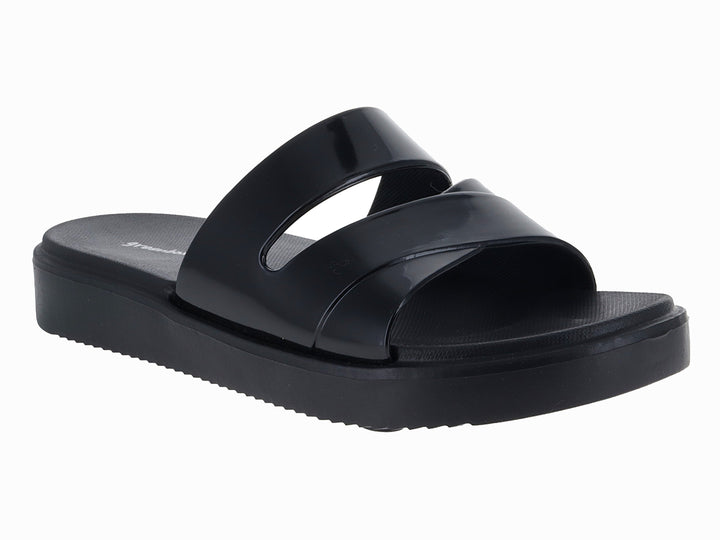 Sandalia ELEGA color negro con acabado brillante y suela de plataforma gruesa.