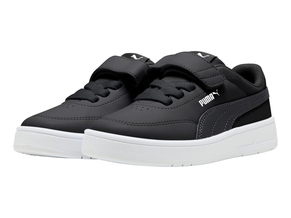Tenis PUMA negros para Niño con suela blanca, cierre de velcro y agujetas.