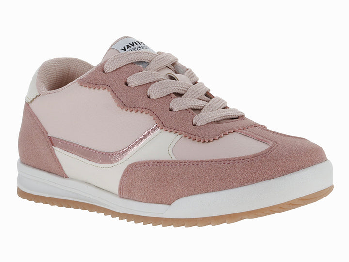 Tenis deportivos color rosa y blanco con detalles metalizados y suela blanca.