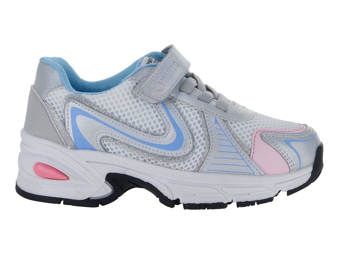 Tenis deportivos infantiles color blanco con detalles en azul claro y rosa, con cierre de velcro y agujetas.