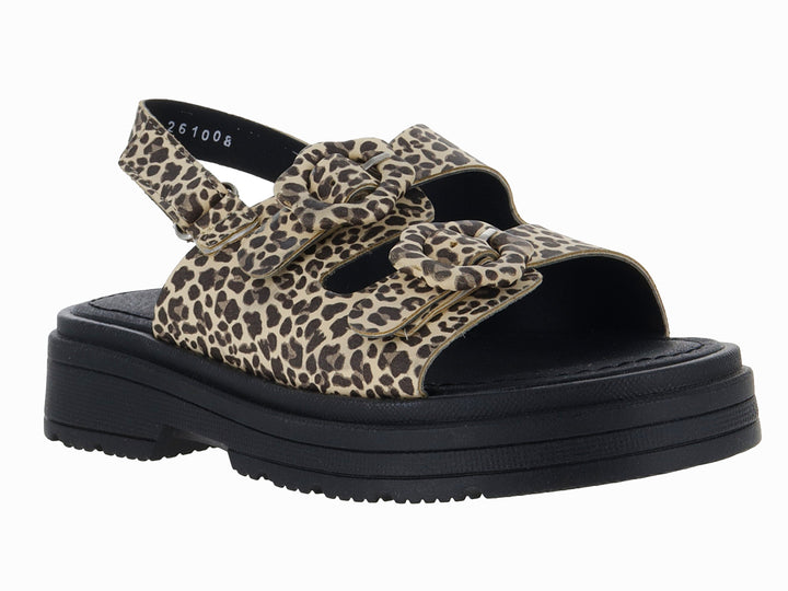 Sandalia de plataforma VAVITO con estampado de leopardo en color camel y suela negra dentada.