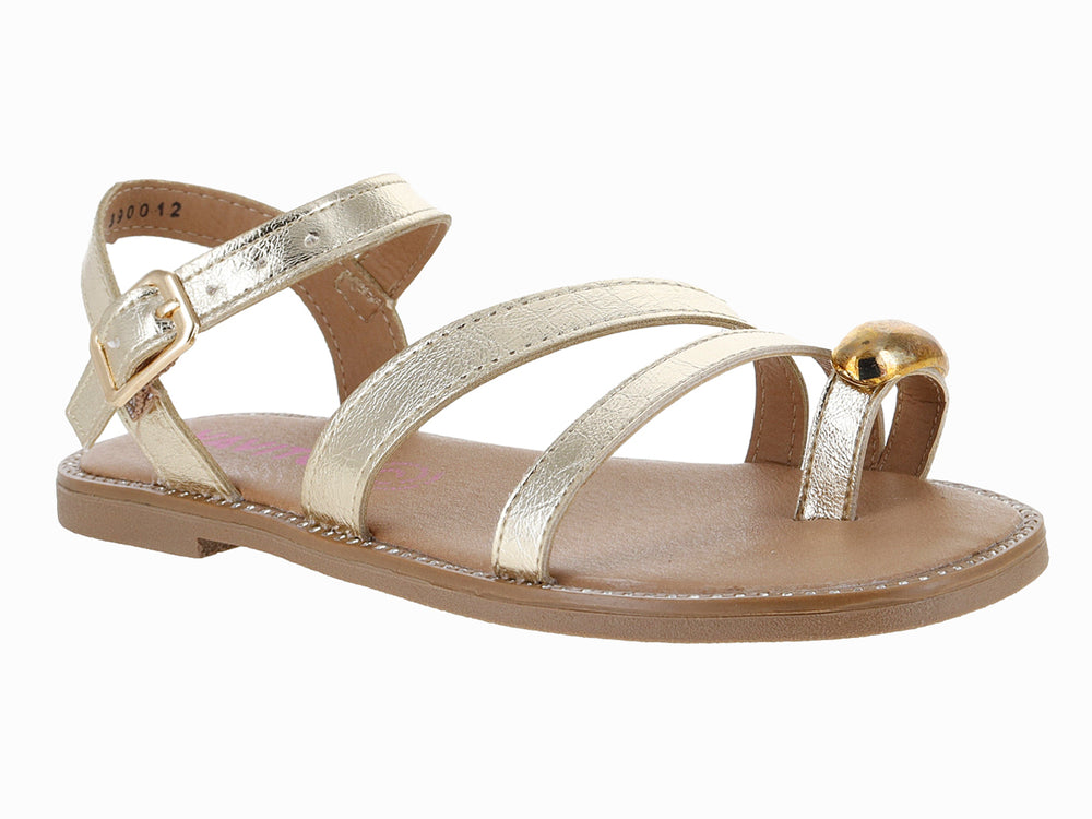 Sandalia plana para Niña en color oro metálico con correas y hebilla ajustable.