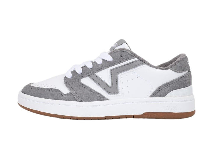 Tenis VANS Lowland 2.0 en colores gris y blanco con suela color goma café.