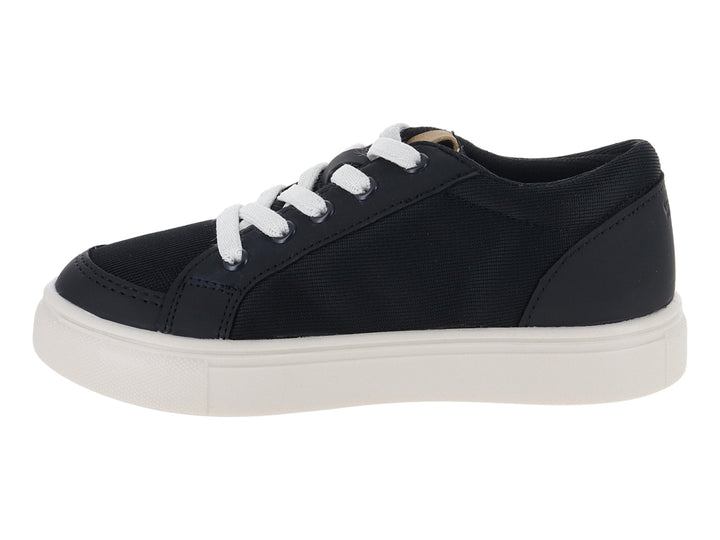 Tenis infantiles color negro con franja lateral y suela blanca.
