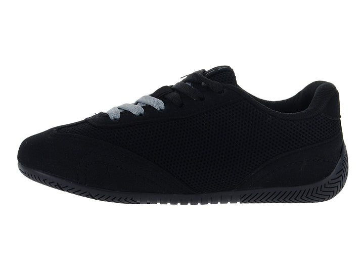 Tenis deportivos infantiles color negro con detalles en gris y malla transpirable.