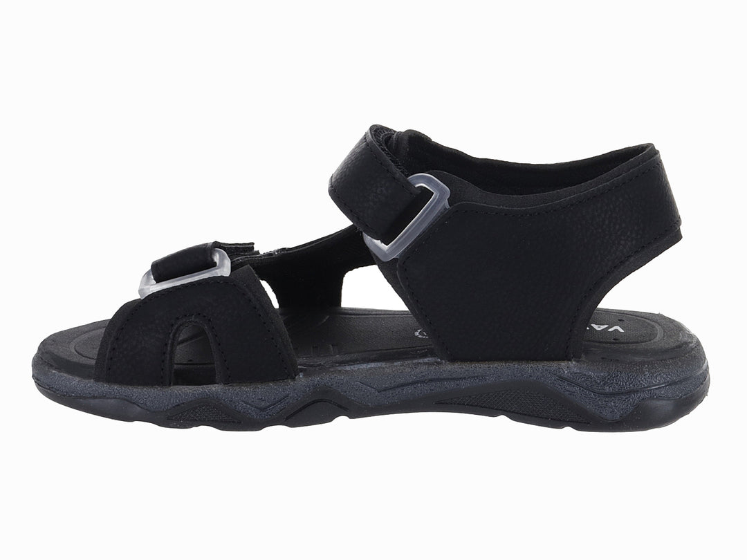 Sandalia deportiva color negro con detalles en gris y cierres de velcro.