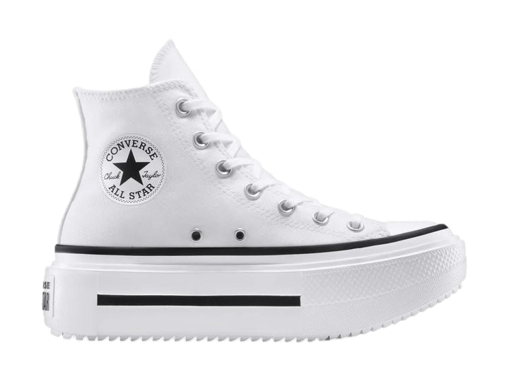 Tenis Converse blancos de caña alta con suela de plataforma doble y detalles en negro.