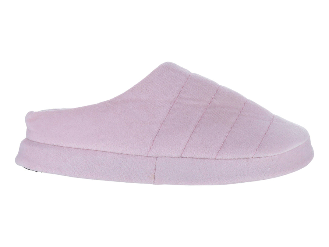 Pantufla de tela color rosa con diseño cerrado y textura suave.