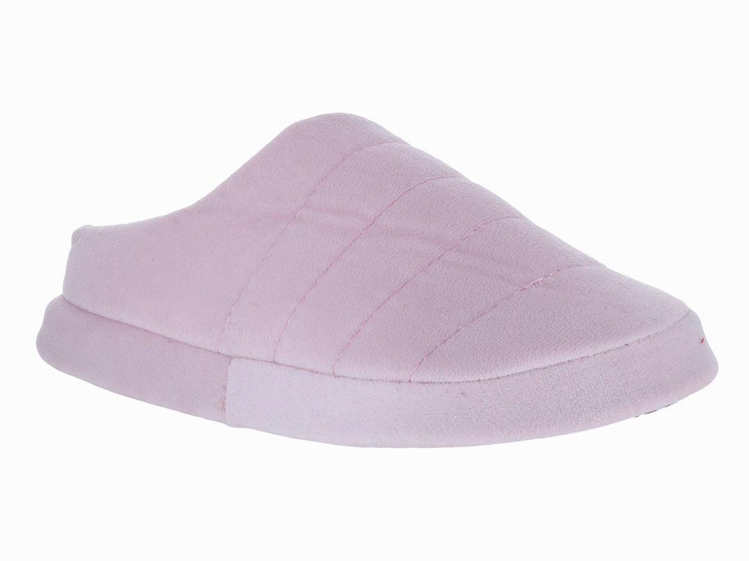 Pantufla de tela color rosa con diseño cerrado y textura suave.