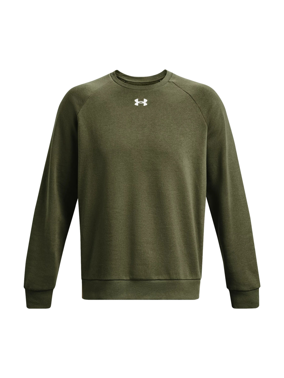 Hombre vistiendo sudadera Under Armour de cuello redondo en color verde oliva.