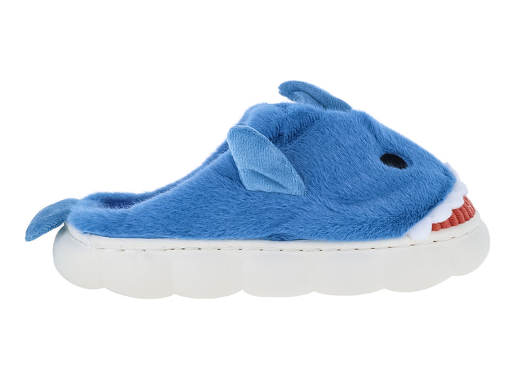 Pantufla azul cielo con diseño de tiburón y suela blanca gruesa.