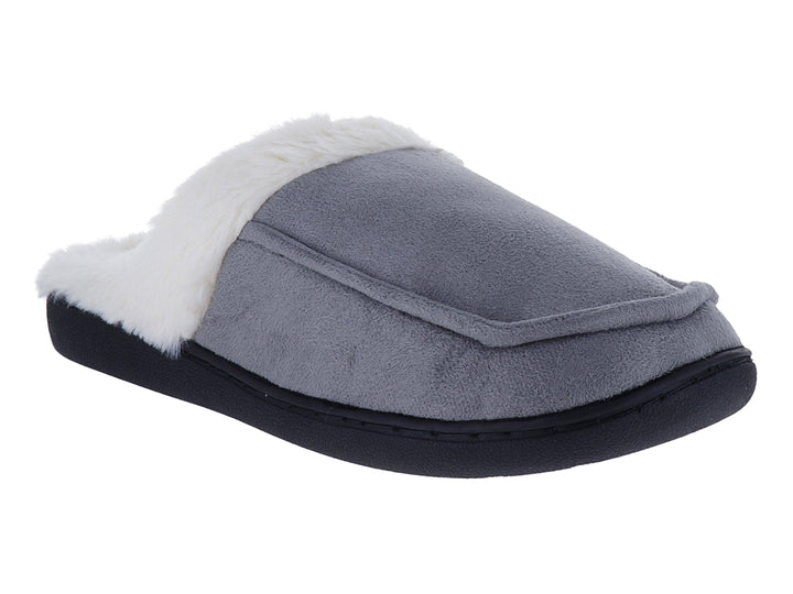 Pantufla gris con forro interior de peluche blanco y suela negra.