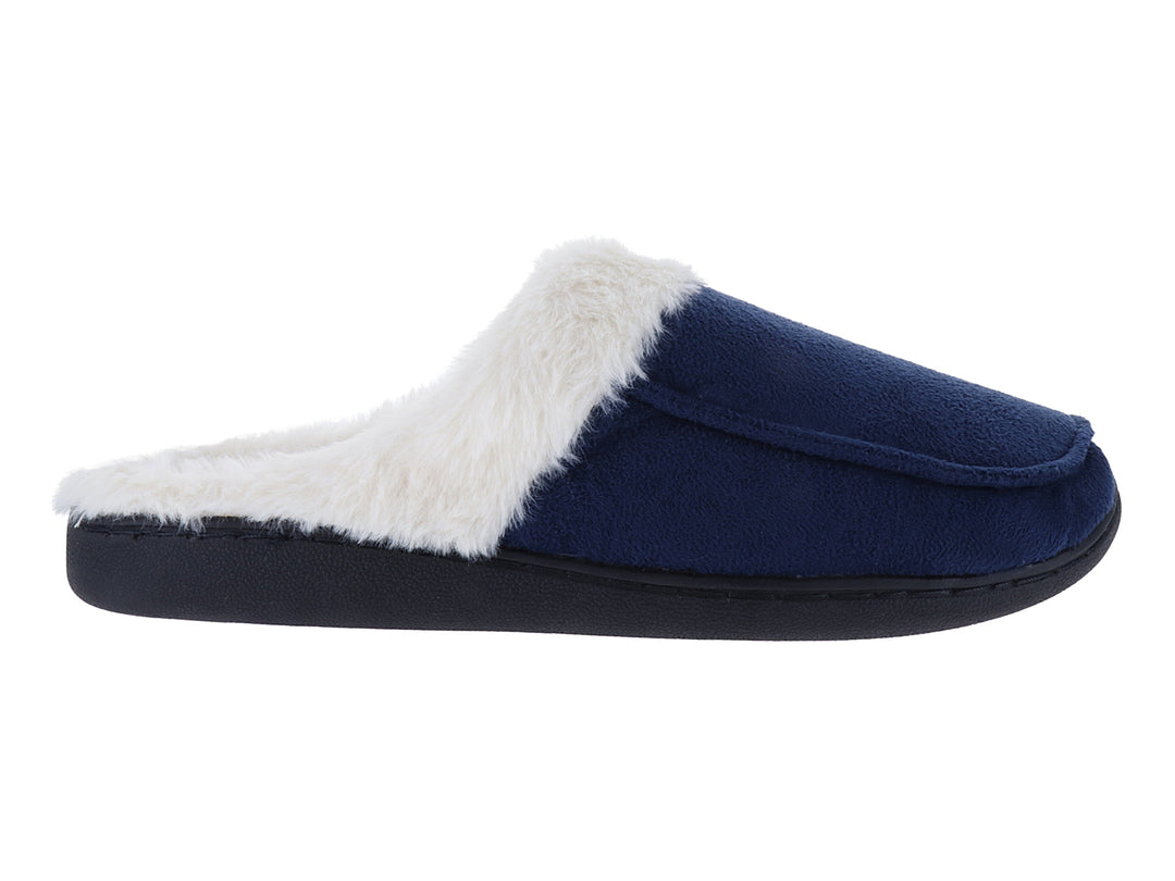 Pantufla color azul marino con forro interior de peluche blanco y suela oscura.