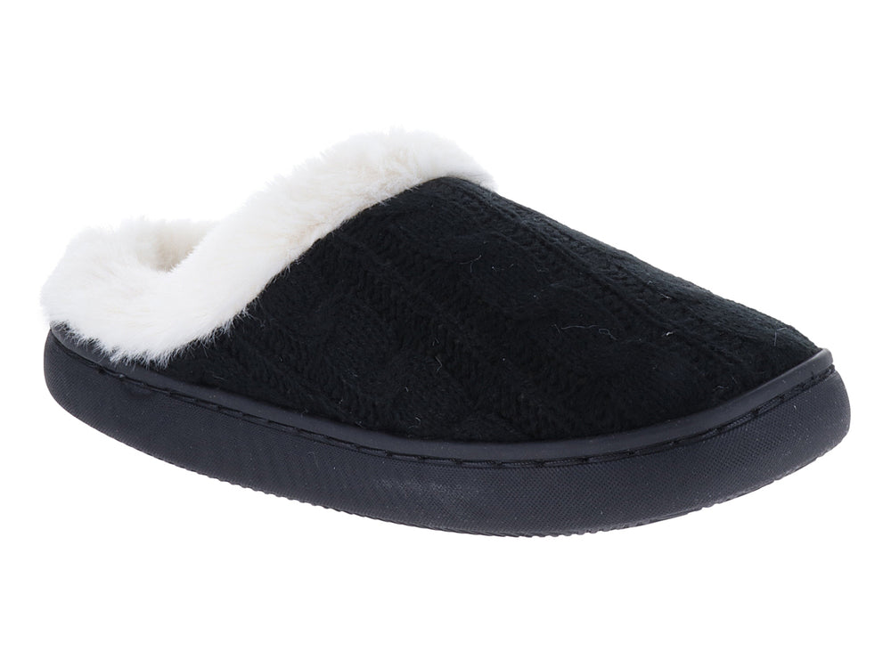 Pantufla negra con forro interior de peluche blanco.
