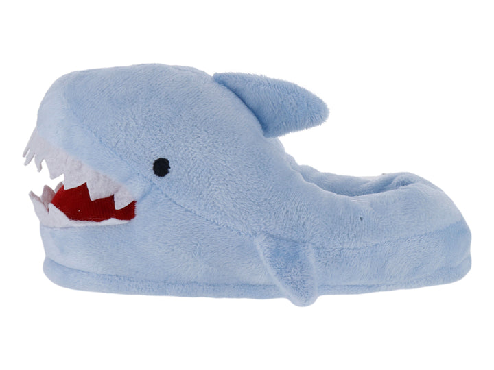 Pantufla de peluche color azul cielo con diseño de tiburón, con dientes blancos y boca roja.