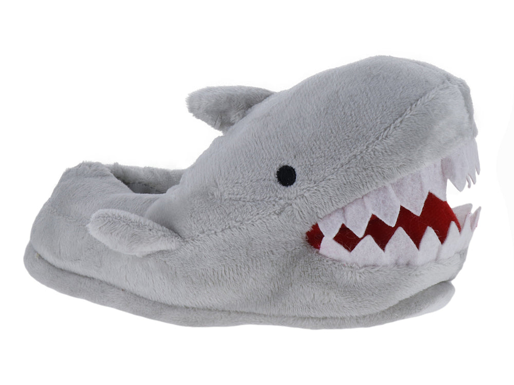 Pantufla gris con forma de tiburón con detalles de dientes rojos y ojos negros.
