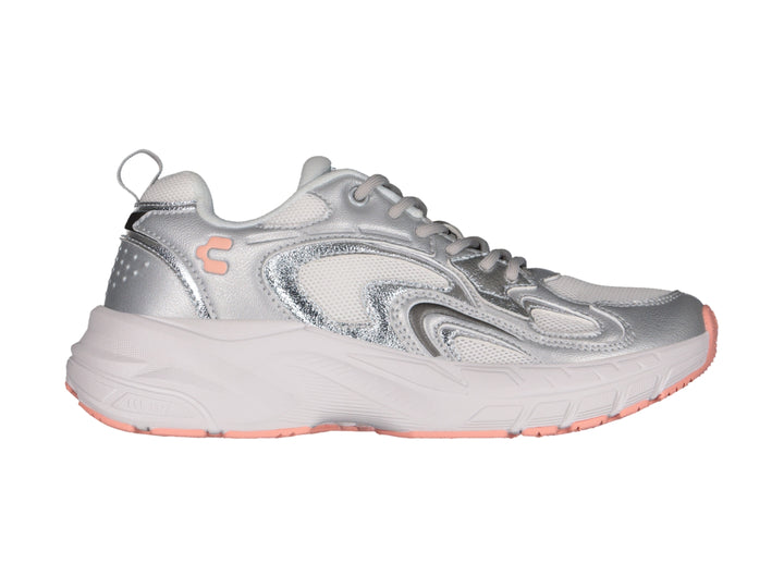 Tenis Charly color gris metálico con suela blanca y detalles en rosa, estilo fashion sport.