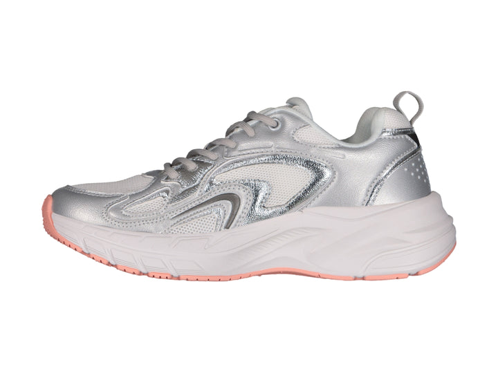 Tenis Charly color gris metálico con suela blanca y detalles en rosa, estilo fashion sport.