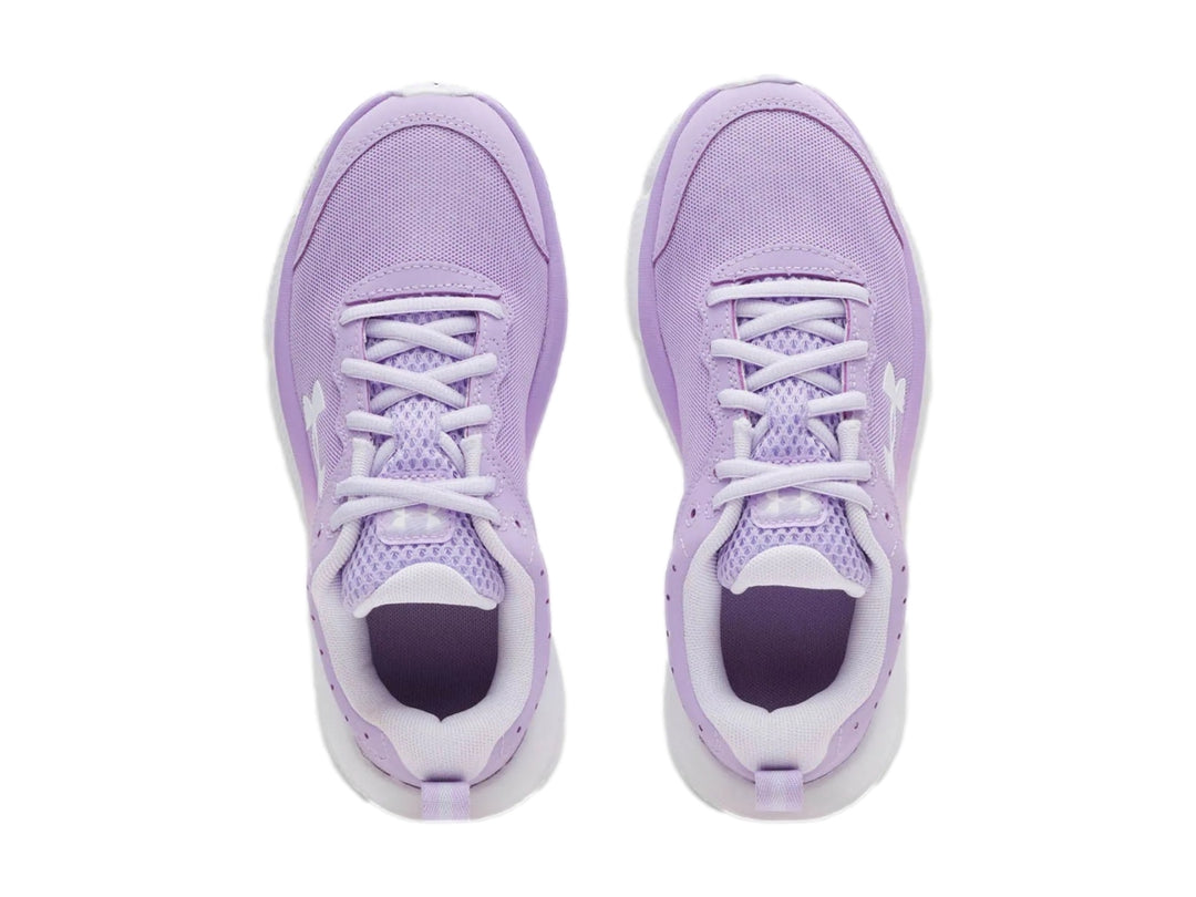 Tenis deportivos Under Armour de color morado con suela blanca y logotipo blanco lateral.