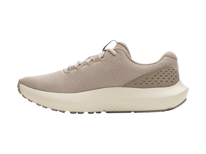 Tenis Under Armour Charged Surge 4 Café para Hombre