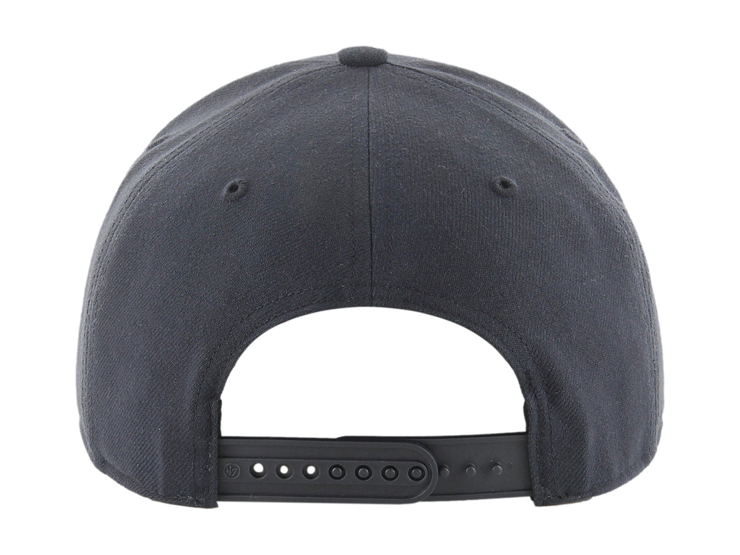 Gorra de béisbol color azul marino con logo de los New York Yankees en blanco al frente.