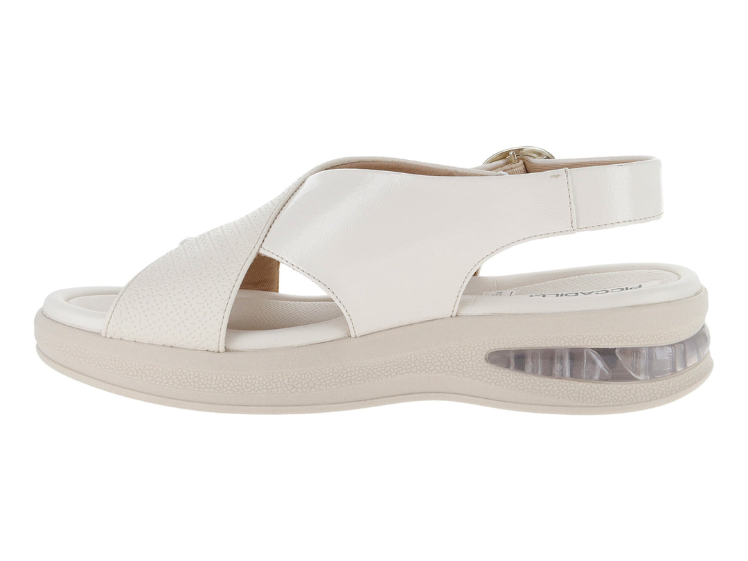 Sandalia Piccadilly color off white con plataforma, correa ajustable con hebilla dorada y suela con cámara de aire.