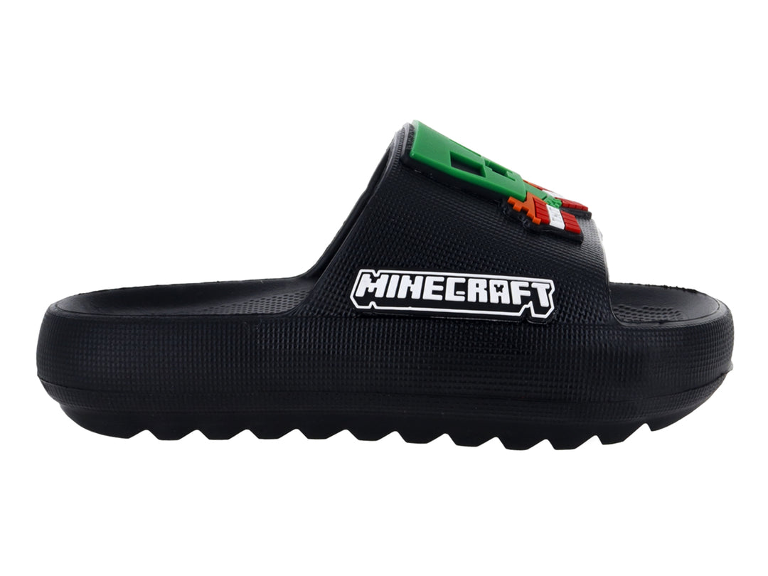 Sandalia de playa negra para niño con logo y figura decorativa de Minecraft en la correa.