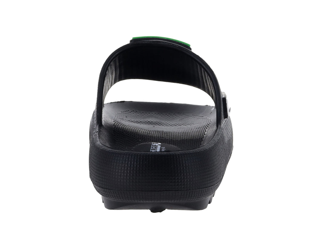 Sandalia de playa negra para niño con logo y figura decorativa de Minecraft en la correa.