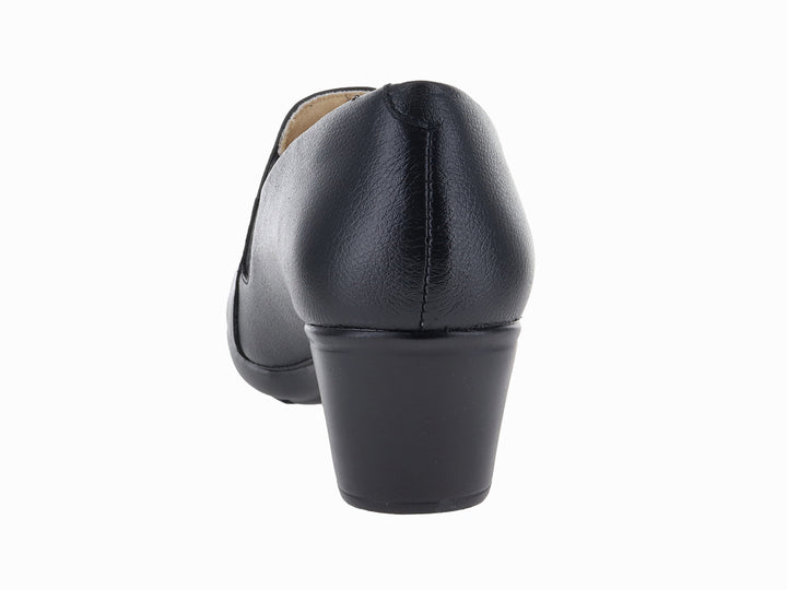 Zapato de piel color negro con tacón bajo y cuadrado, estilo clásico y formal para mujer.