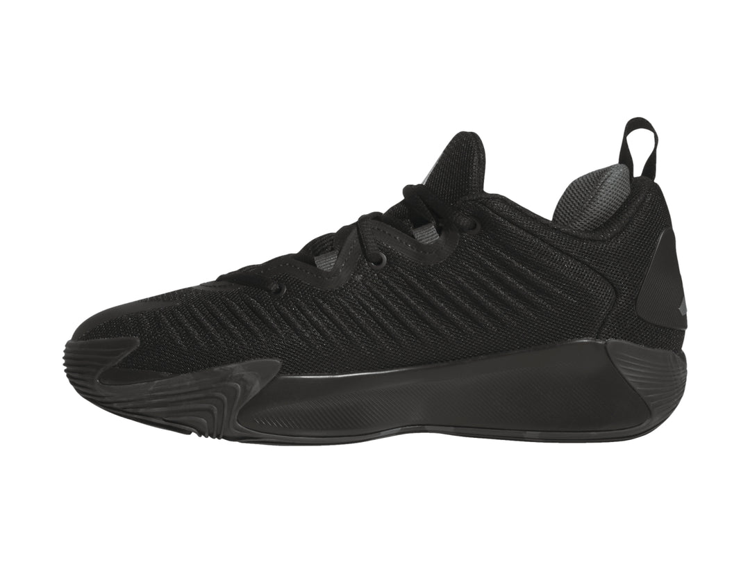Tenis de baloncesto Adidas Initiation en color negro con tejido transpirable y suela deportiva.