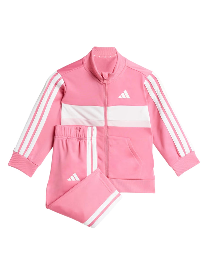 Conjunto deportivo Adidas rosa para niña con franjas blancas laterales y banda blanca en la chaqueta.