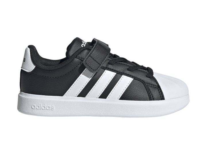 Tenis Adidas infantiles color negro con franjas y suela blanca, cierre de velcro y agujetas.
