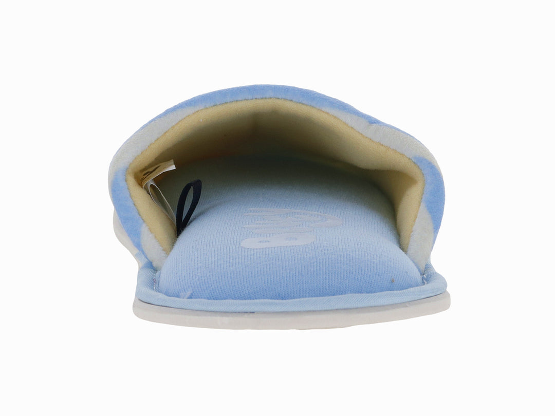 Pantufla azul con rayas blancas y diseño de personaje animado en la parte frontal.