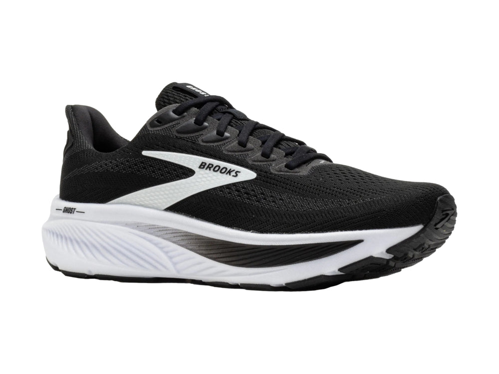 Tenis deportivos Brooks Ghost 17 color negro con suela blanca y detalles laterales blancos.