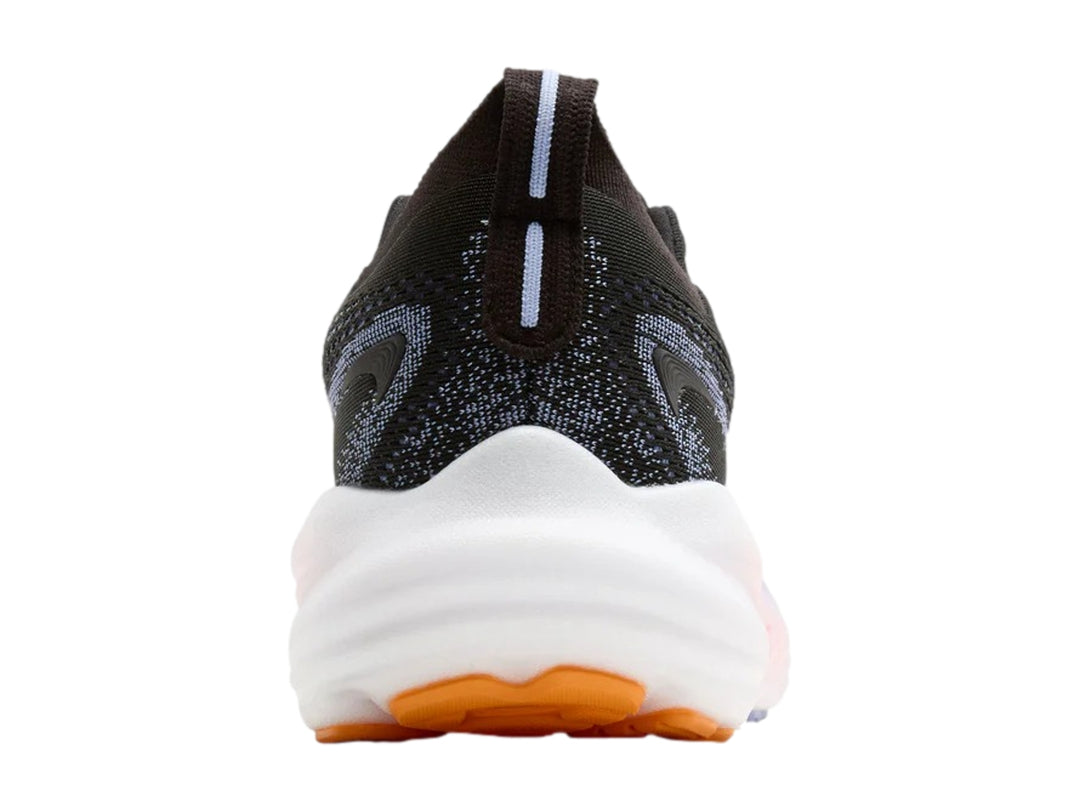 Tenis deportivos Brooks Glycerin 22 en color negro con detalles en blanco y suela degradada a naranja.