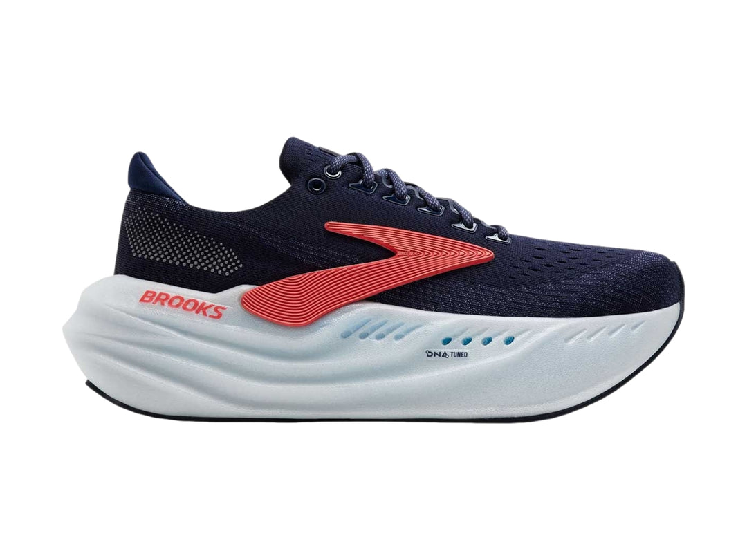 Tenis deportivos Brooks Glycerin Max color azul marino con suela blanca y detalles en rojo coral.
