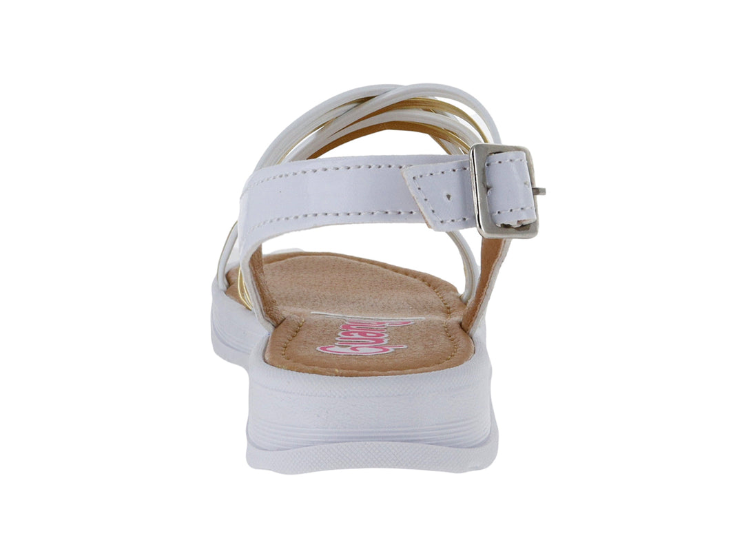 Sandalia Guany color blanco con tiras doradas y cierre de hebilla metálica.