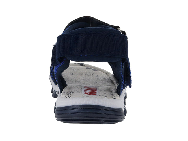 Sandalia deportiva para niño en color azul marino y blanco con correas de velcro y suela blanca.