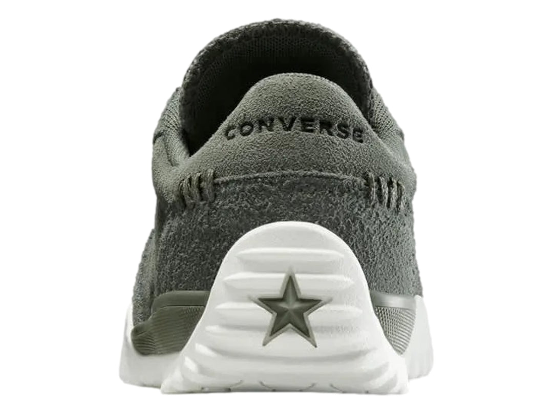 Tenis Converse Run Star Trainer color verde con suela blanca.