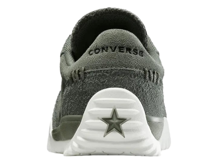 Tenis Converse Run Star Trainer color verde con suela blanca.