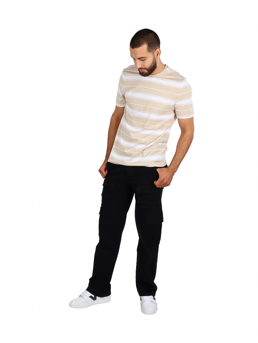 Camiseta de manga corta con rayas horizontales en colores oatmeal y blanco.