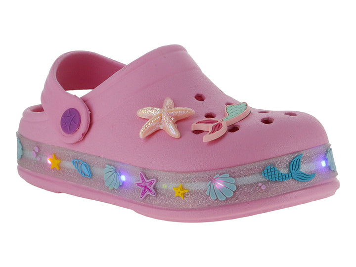 Sandalia tipo zueco color rosa con adornos de estrellas de mar, conchas y detalles brillantes.
