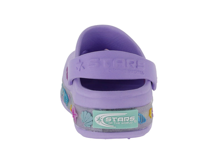 Zueco infantil color lila con decoraciones de sirena, estrellas de mar y luces integradas en la suela.