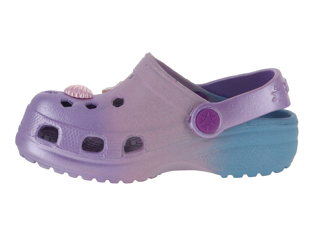 Sandalia tipo zueco con degradado de azul a morado y adorno de estrella de mar rosa.